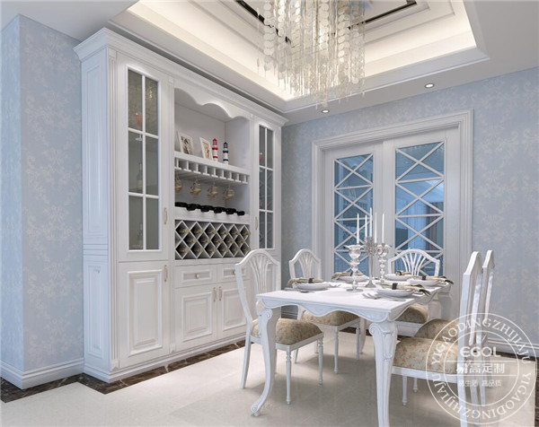 酒柜是定制的好還是買(mǎi)成品的好？